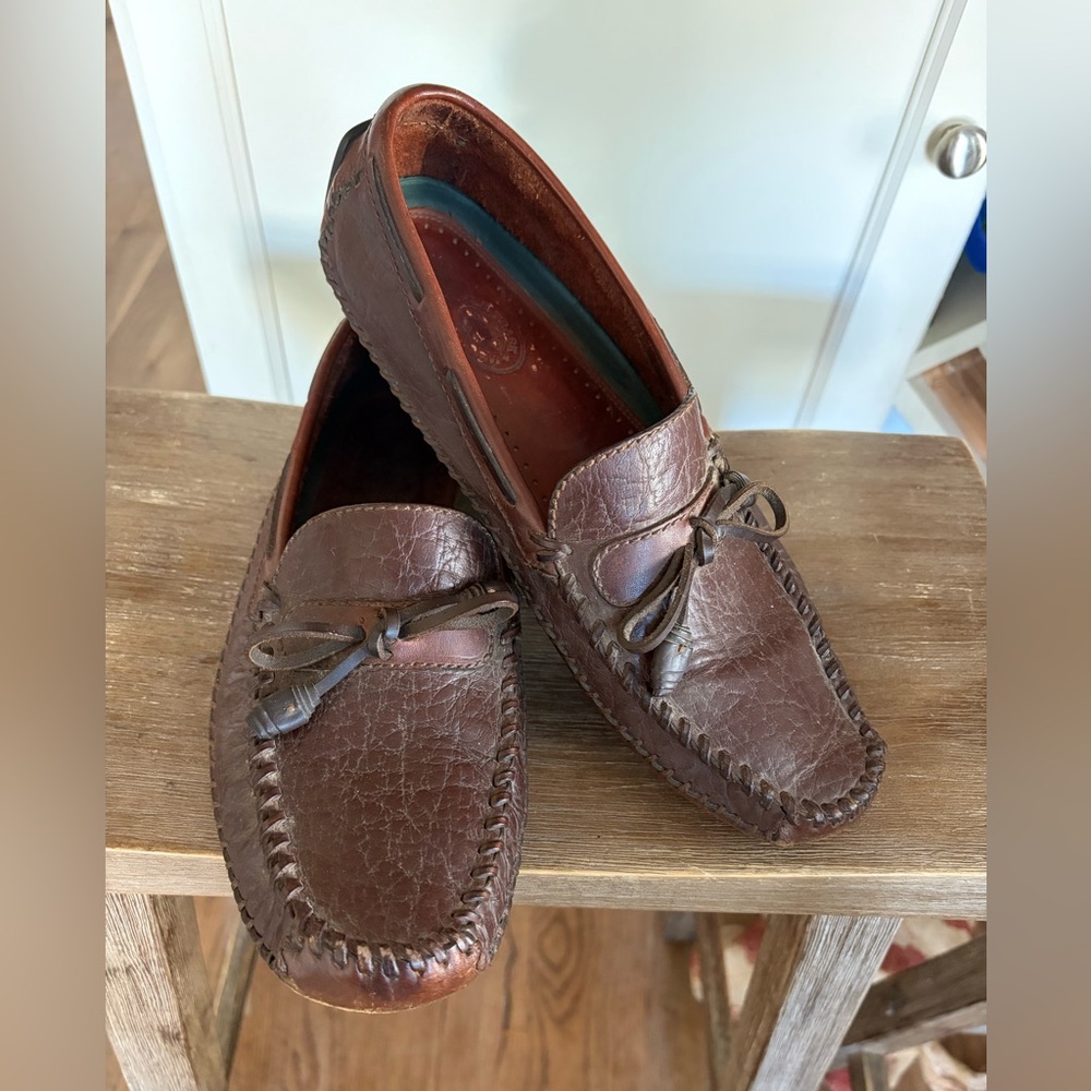 TRASK H3205 MEN'S DRIVERS MOCS SHOES SIZE 9M STITCHED BISON SLIP ON